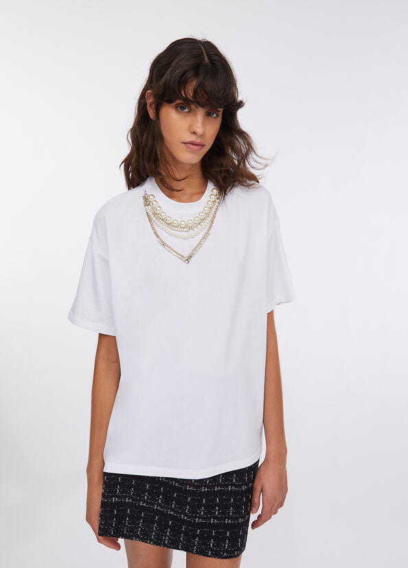 T-shirt con perle e strass
